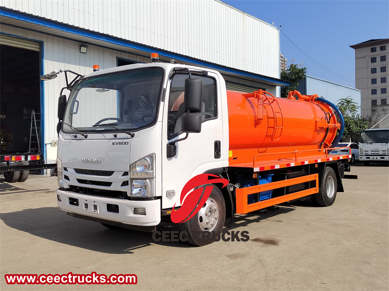  Isuzu 8-ton vacuum suction tanker