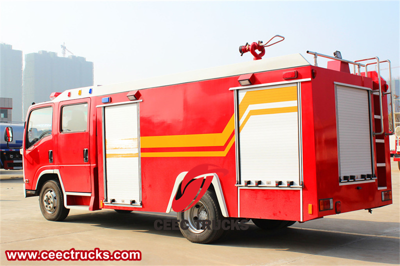 Isuzu ELF 700P double row water fire tender truck