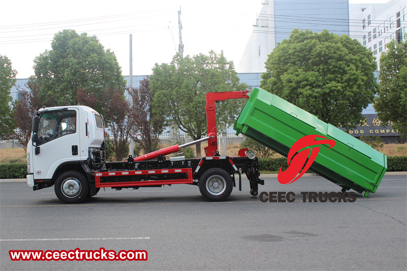 Isuzu 700P hook loader garbage truck