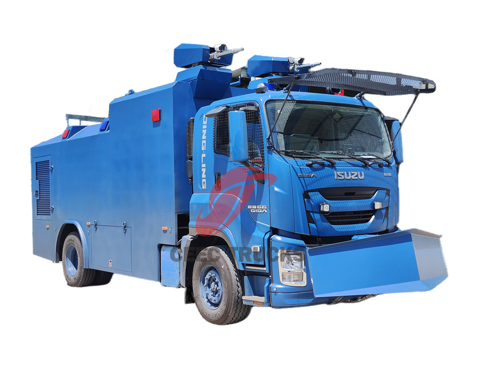 Isuzu GIGA armored water cannon truck 