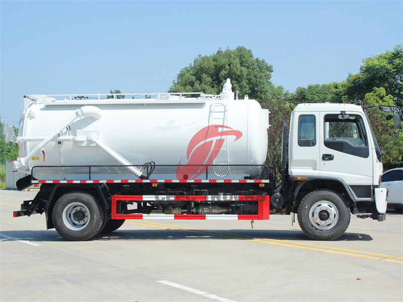 Isuzu lorry vacuum tankers