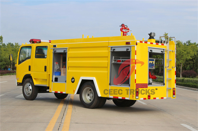 Isuzu NPR fire water truck