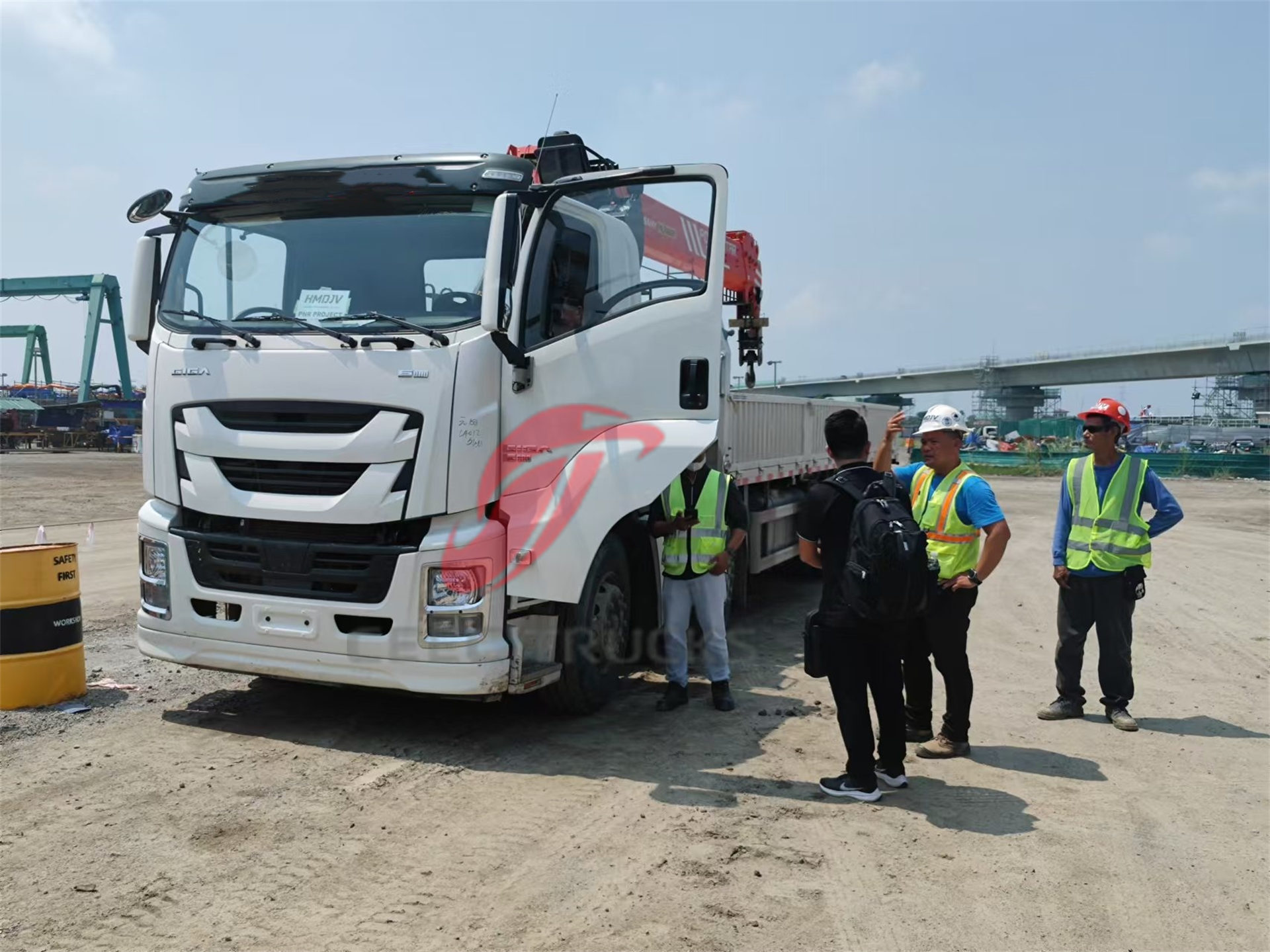 isuzu crane truck