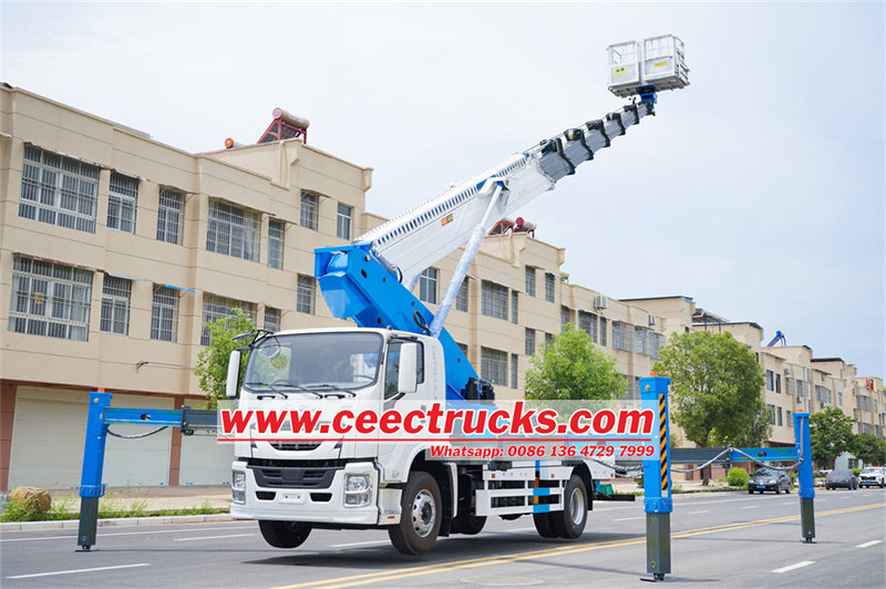 ISUZU FTR bucket lift truck for sale