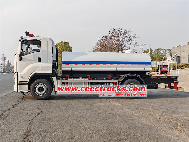 Isuzu FTR GIGA 10000 liters water spray truck