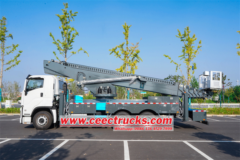 Isuzu 56 m telescopic bucket truck