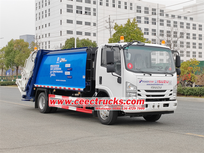 Isuzu 10 yard rear lift garbage truck