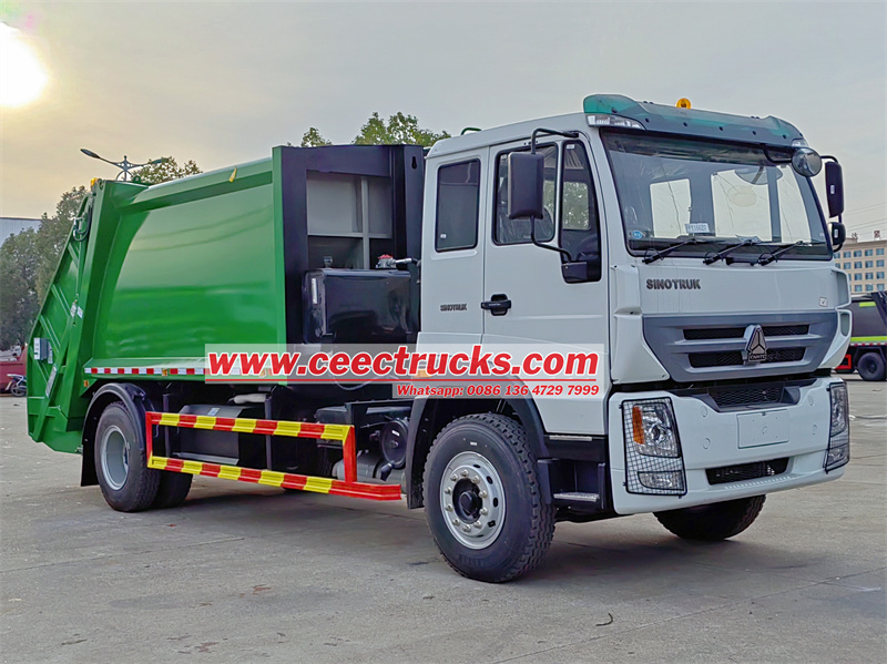 HOWO 190HP rear load trash truck