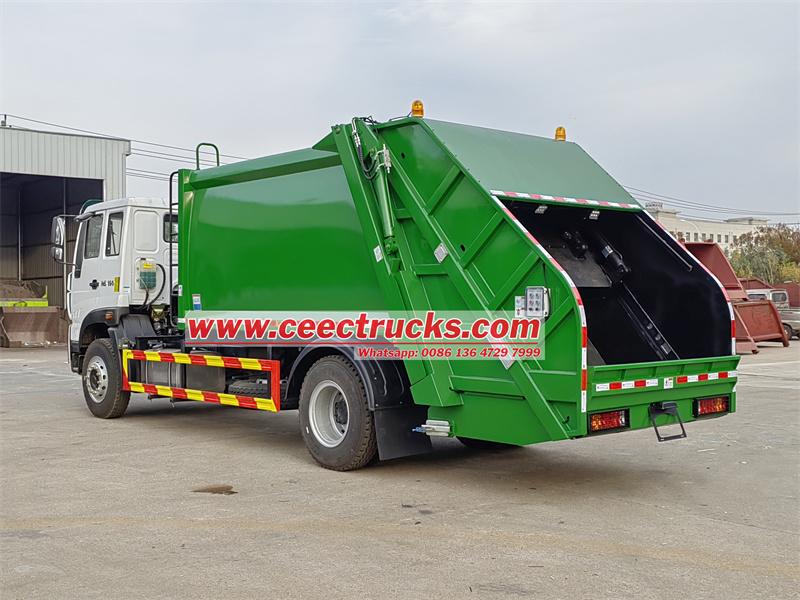 HOWO 190HP rear load trash truck