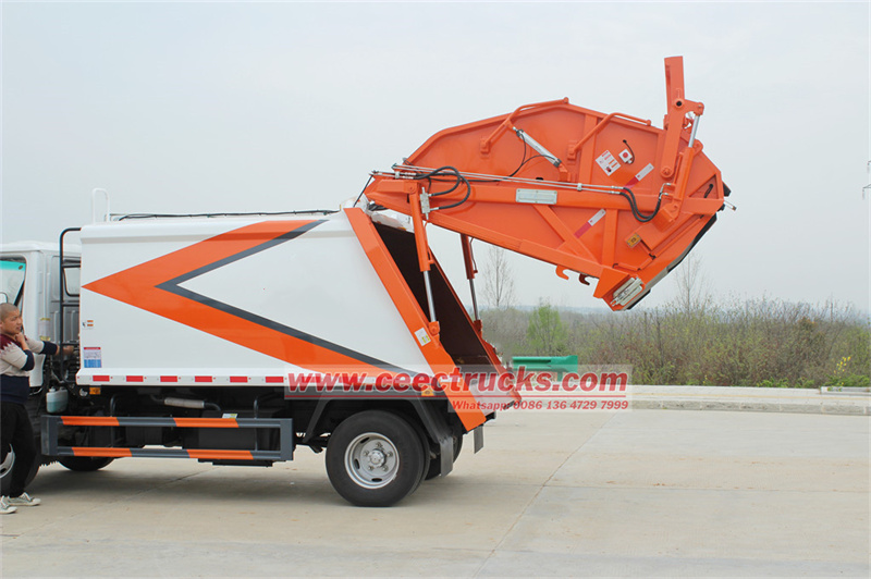 ISUZU NKR garbage rear loader