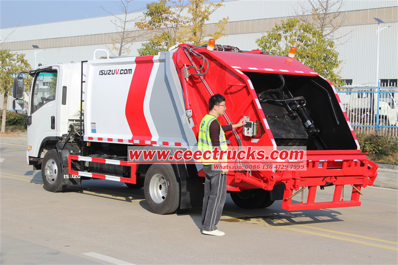 ISUZU ELF garbage compactor truck