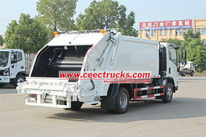 ISUZU KV800 garbage compactor truck