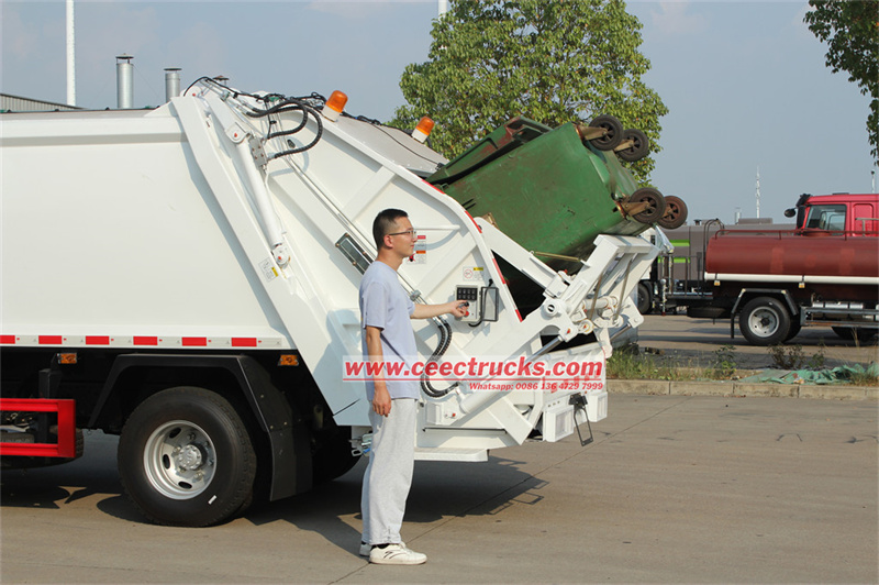 ISUZU KV800 garbage compactor truck