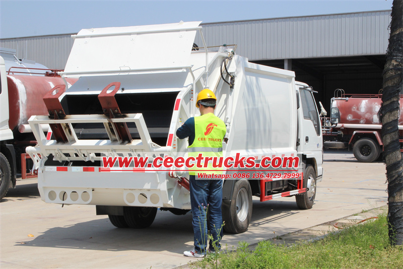 ISUZU garbage compactor truck