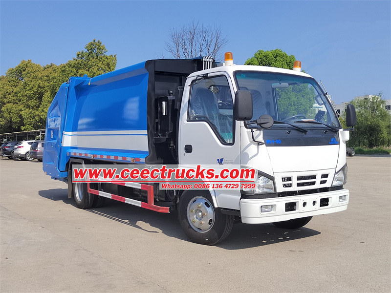 Isuzu NKR 8cbm waste compactor truck