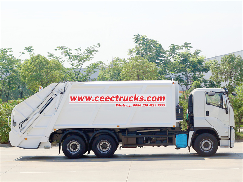 ISUZU GIGA garbage compactor truck