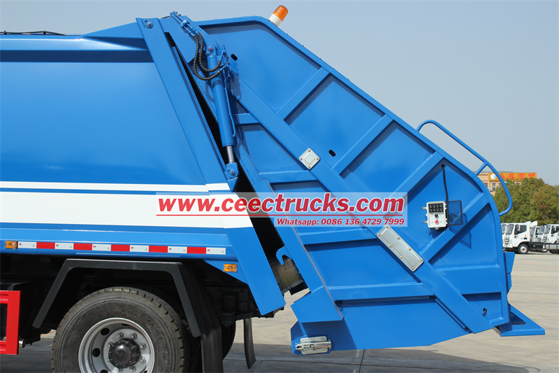 ISUZU FTR garbage compactor truck