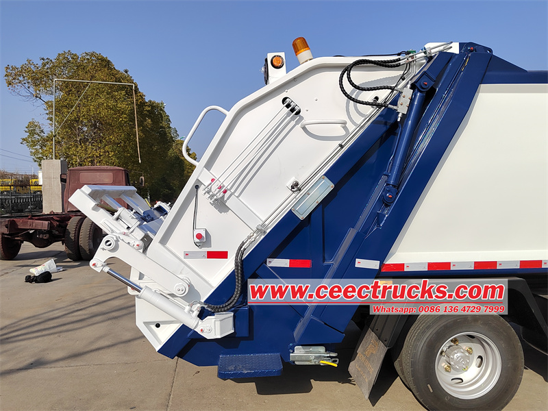 Isuzu 10cbm garbage truck with compactor 