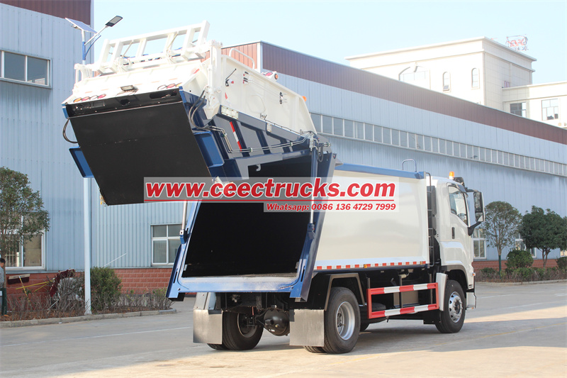 ISUZU GIGA garbage compactor truck