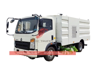 Howo street road sweeping truck  with factory direct sale