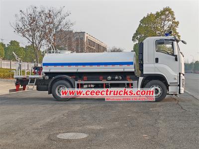 Isuzu FTR 2000 gallon water bowser truck