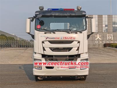 Isuzu FTR 2000 gallon water bowser truck