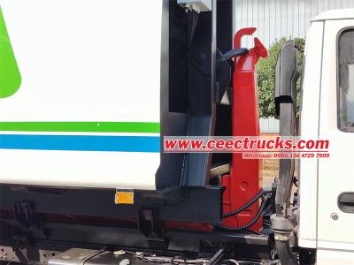 Isuzu 7 cbm hook lift compactor truck