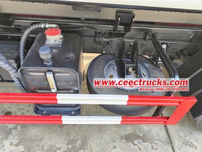 Isuzu 7 cbm hook lift compactor truck