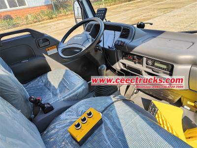 Isuzu 7 cbm hook lift compactor truck