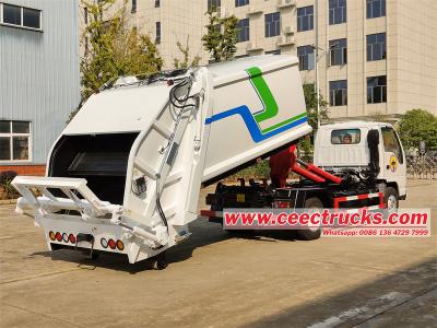 Isuzu 7 cbm hook lift compactor truck