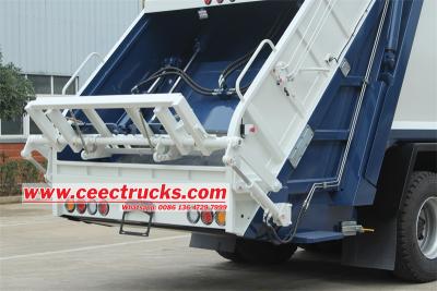 Isuzu 25 cbm rear loader compactor truck