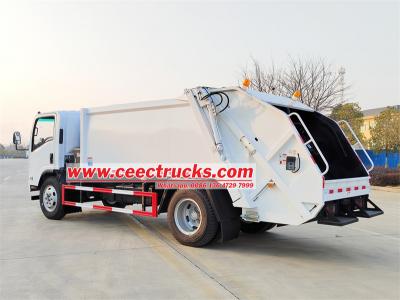 Isuzu 8 cbm rear loader recycling truck