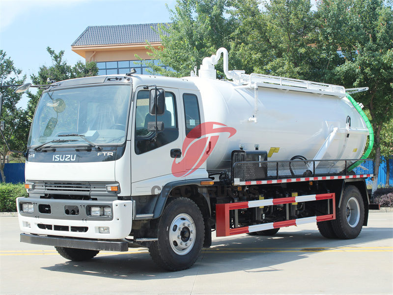 Methods to Prevent Oil Leakage Problems in ISUZU Septic Tank Trucks