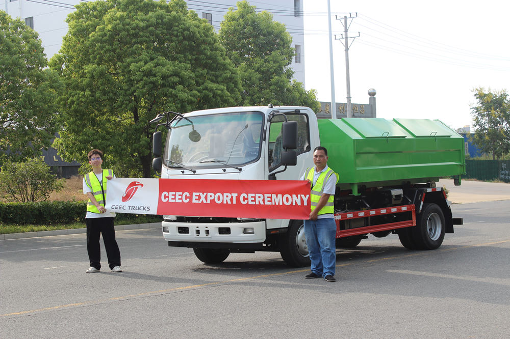 Ghana customer customized ISUZU NPR hook loader truck