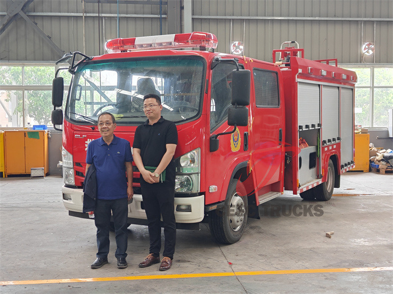 Philippines clients visiting to buy Isuzu 2000L fire engine